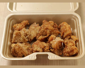 特製からあげSpecially Made Deep-fried Chicken