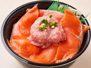 サーモンねぎとろ丼(3)
