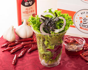 日本初上陸!!ニャムニャムチキン チョレギサラダ Choregi Salads