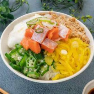 サーモンのネバトロ丼