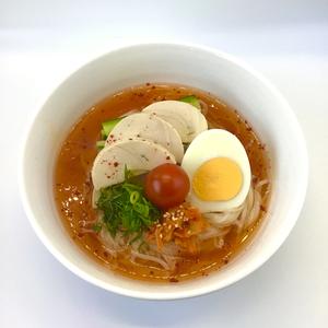 無添加ビビン冷麺(鶏ハムと自家製キムチ)