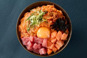サーモン・鮪・ねぎとろの3種ユッケ丼 Salmon Maguro ＆ Negitoro Yukhoe Bowl