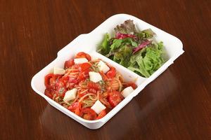 フレッシュトマトとモッツァレラチーズのトマトソース