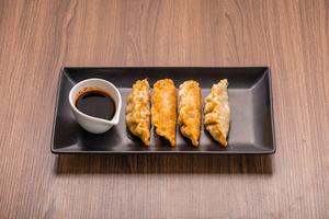 韓国肉揚げ餃子 4個入り