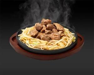 タレハラミ炒め Pork skirt steak stir-fried with vegetables and yakiniku sauce