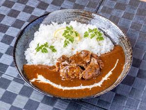 チャンピオン黒毛和牛の牛すじビーフシチュー(サラダ・ライス付き)