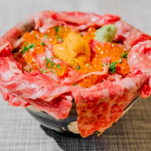 14.炙り牛とろ雲丹いくら丼 牛とろ増し