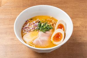 (味玉入り)真鯛と蛤の白湯そば