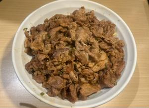 一子相伝の自家製タレdeメガ盛り牛カルビ丼(肉400g、ご飯400g)