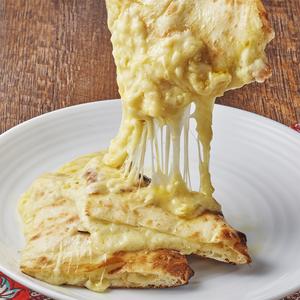 チーズ ナン  Cheese Naan