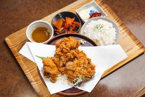 こだわり塩麹からあげ定食(3個入り 50g×3 約150g)