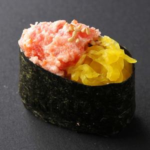 柿家すし 〈軍艦〉　とろたく