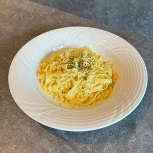 生パスタカルボナーラ