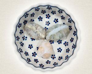 蒸し餃子三種類の盛り合わせ (餃子併盤)