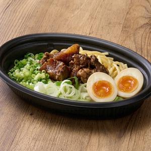 牛すじ煮込みまぜそば(味玉のせ) Stewed Beef Tendon Mazesoba
