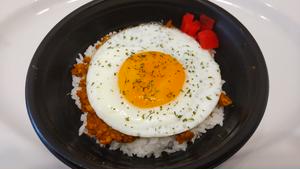 キーマカレー丼