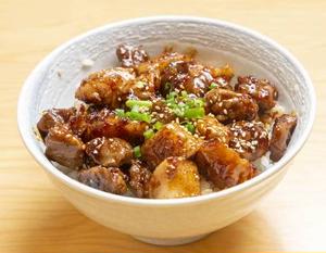 かしら丼 スタミナにんにく味