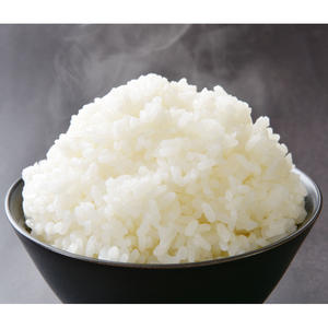 ご飯(230g)、鰻の成瀬 秘伝のタレ(15ml)、山椒付