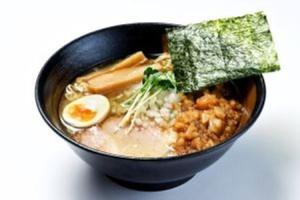 こってり背脂ラーメン塩