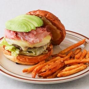 アボカドモッツァレラ生ハムバーガー