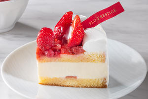 フロプレステージュ ニボーズ～ふんわりクリームのレアチーズムース～(カット)
