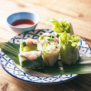 エビの生春巻き Raw spring rolls of shrimp