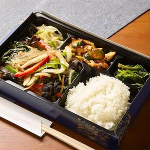 チャブチェ弁当(韓国惣菜3品付,ご飯大盛り無料)