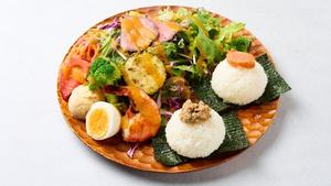 小料理屋永山監修:霜降り和牛ローストと海老のサラダ弁当