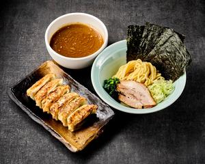 豚骨魚介つけ麺・餃子セット(つけ麺・餃子6個)