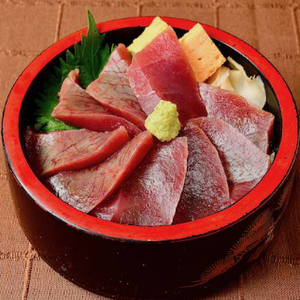 鉄火丼 Raw Tuna Rice Bowl