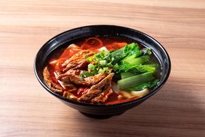 ホルモン刀削麺