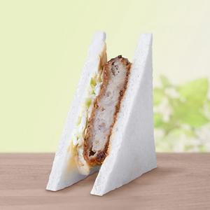 お肉屋さんのコロッケサンド