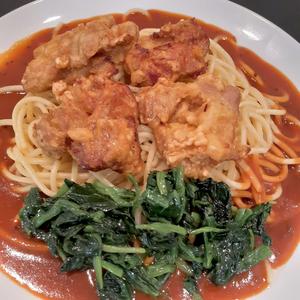 唐揚げほうれん草のせあんかけスパ