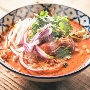 濃厚エビスープのトムヤムラーメン Tom Yum Ramen Noodles in Rich Shrimp Broth
