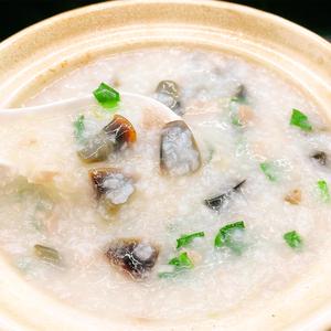 【皮蛋肉粥】王道ピータンお粥