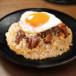 牛中落ちカルビチャーハン 肉ダブル 目玉焼き≪2487≫