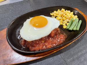トマトソースハンバーグ200g 目玉焼きトッピング単品