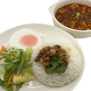 マーポールーロー飯(麻婆魯肉飯)