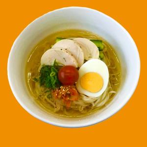 カレーお出汁冷麺(鶏ハムと自家製キムチ)
