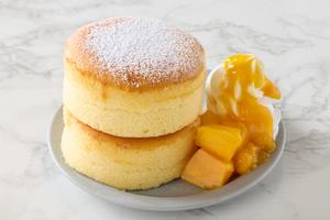 マンゴーホイップスフレパンケーキ(2個付き)Mango Whips Souffle Pancake