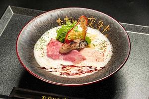 【人気No.3】牡蠣×豆乳のラーメン