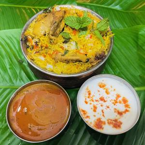 チキンビリヤニ chicken biryani
