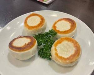 焼き小籠包4個入り