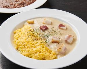 ゴロゴロベーコンのホワイトオムライス White Sauce Omelette Rice Mixed with Bacon