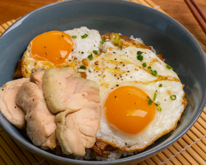 【鶏もも肉】今治の焼豚玉子飯 (Chicken Thigh) Grilled Pork Rice Bowl with Fried Eggs