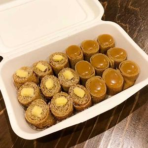 白ガレット 発酵バター(高千穂)、黄金糖(喜界島)と自家製塩バターキャラメル(りんご果汁入り)