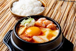 韓国カルビ丼とスンドゥブ 洞山 海鮮チーズスンドゥブ～ごはん付き～