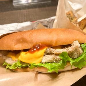 チーズチキンバーガー