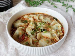 ニラと玉子酸湯餃子(韭菜蛋)