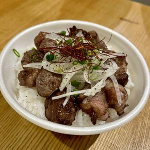 よいしょの定番！！中落ちカルビ丼～秘伝のタレ～